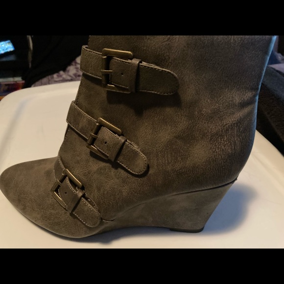 Boots - Picture 2 of 2